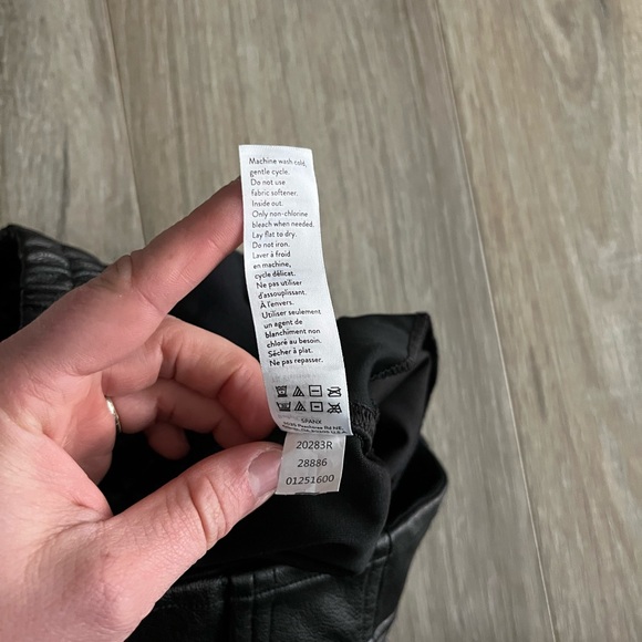 SPANX Women’s Faux Leather Jogger Black - Size Medium - Picture 8 of 9